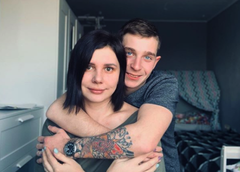 Pēc 10 gadiem laulībā vīrs pieķer sievu gultā ar dēlu - Es viņus dzirdēju, bet neko nespēju izdarīt